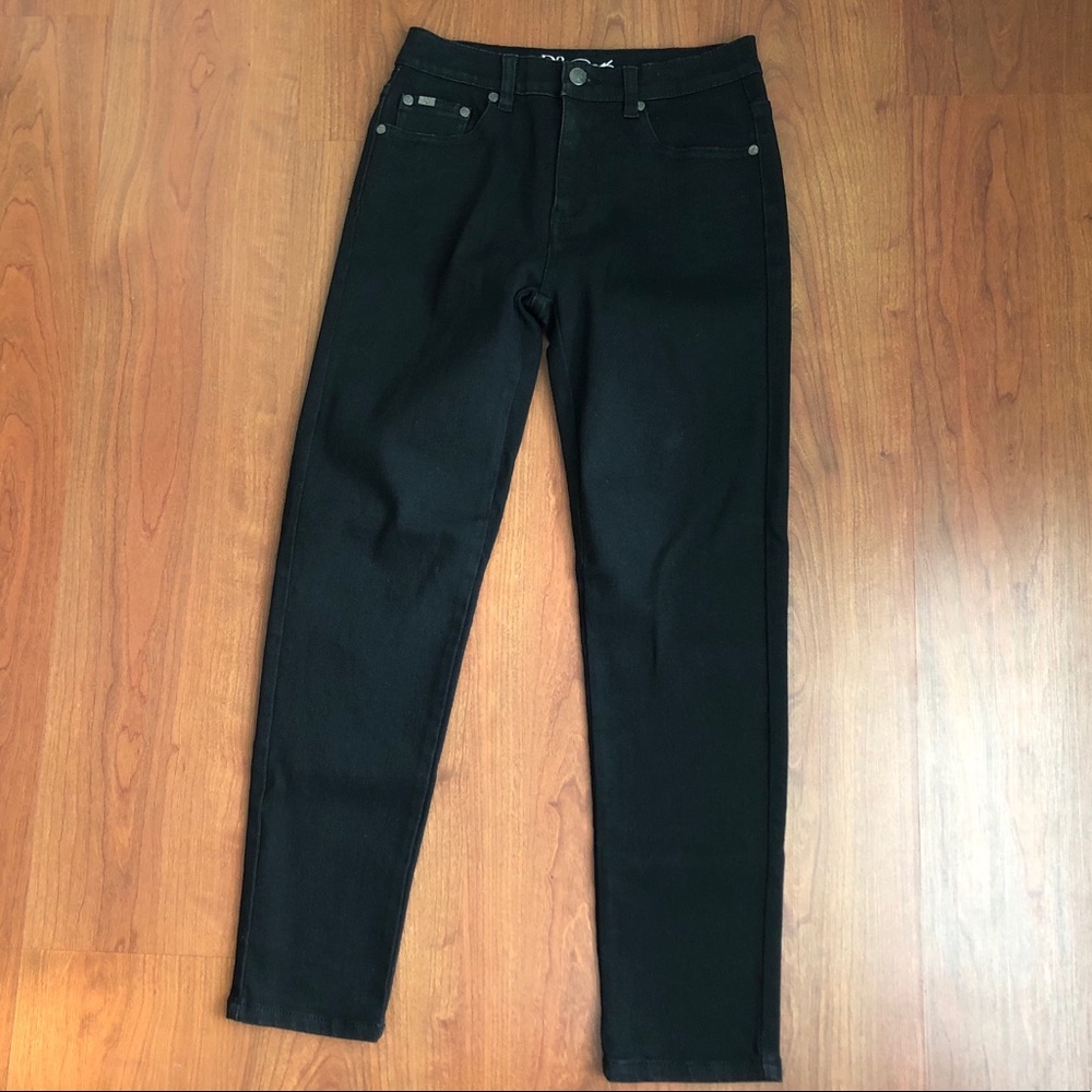 NWT DG2 Diane Gilman Stretchy Black Jeans HSN